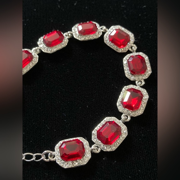 CZ in Ruby & Clear Bracelet Silver-plate over basemetal 9 square cushion stones - Picture 4 of 6
